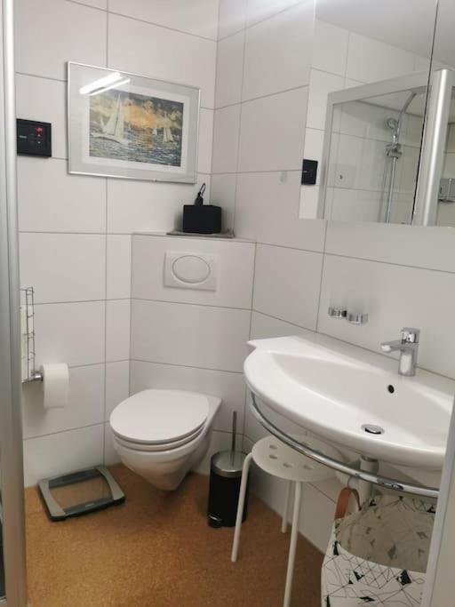 Neb-Thun Einigen, Wohnung Am See Spiez Extérieur photo